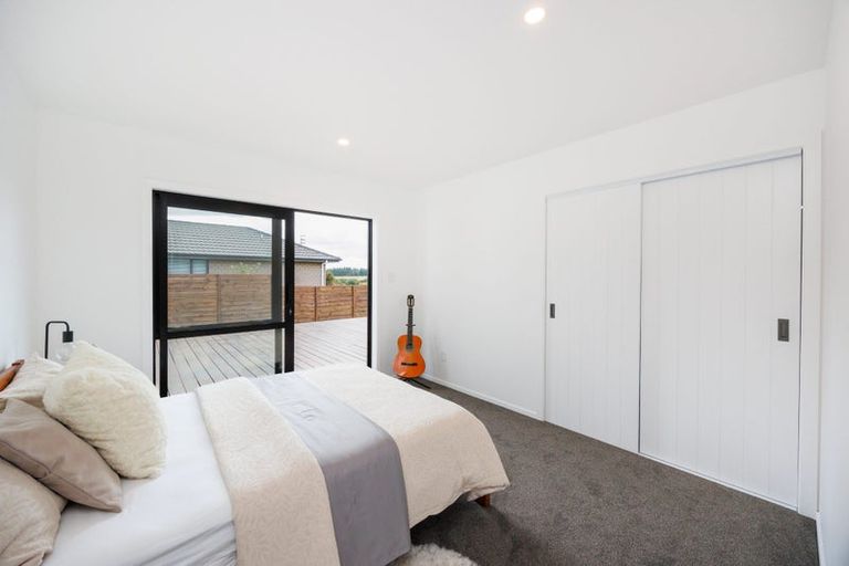 Photo of property in 26 Silicon Way, Fitzherbert, Palmerston North, 4410