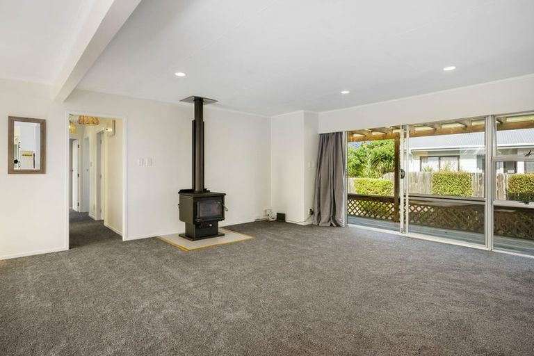 Photo of property in 43 Tennyson Drive, Owhata, Rotorua, 3010
