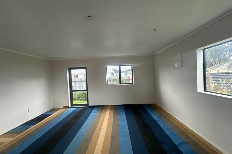 Photo of property in 19 Barrys Road, Glendene, Auckland, 0602