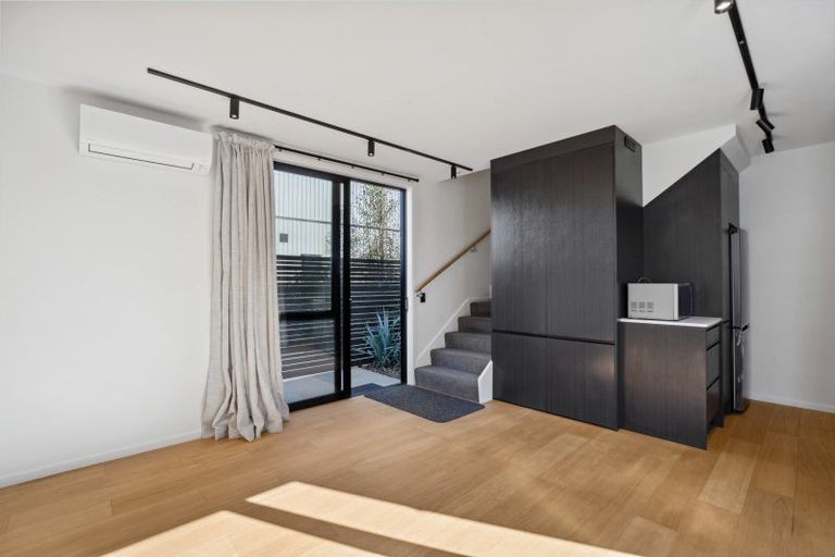 Photo of property in 39 Casterway Crescent, Jacks Point, 9371