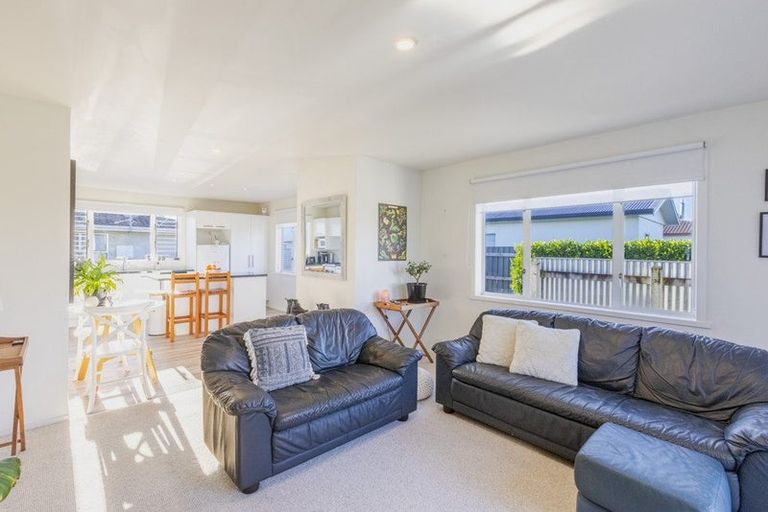 Photo of property in 1/11 Chester Street, Taradale, Napier, 4112