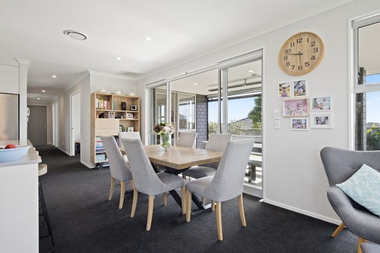 Photo of property in 120 Lisle Farm Drive, Pukekohe, 2120