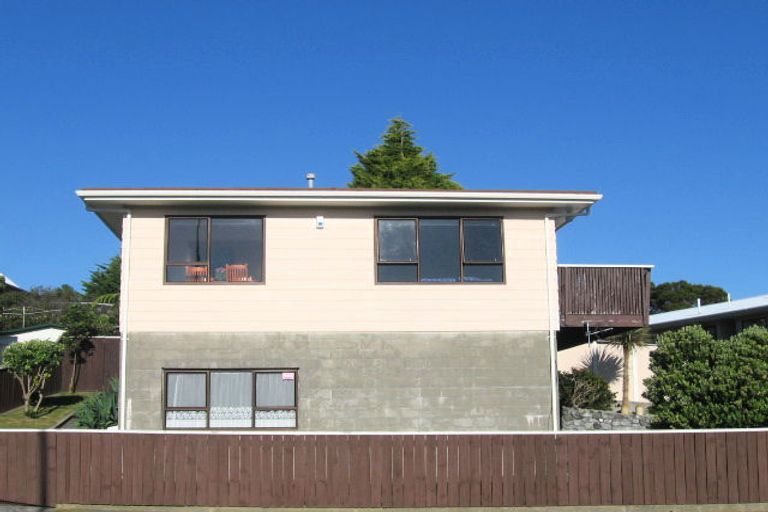 Photo of property in 177 Holborn Drive, Stokes Valley, Lower Hutt, 5019
