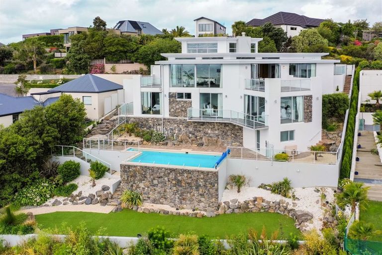 Photo of property in 4 Gazelle Lane, Redcliffs, Christchurch, 8081