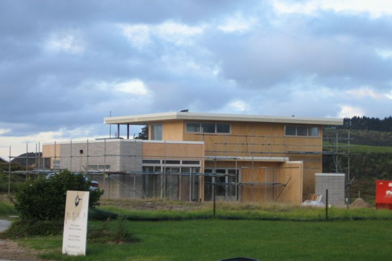 Photo of property in 6 Karahu Lane, Omaha, 0986