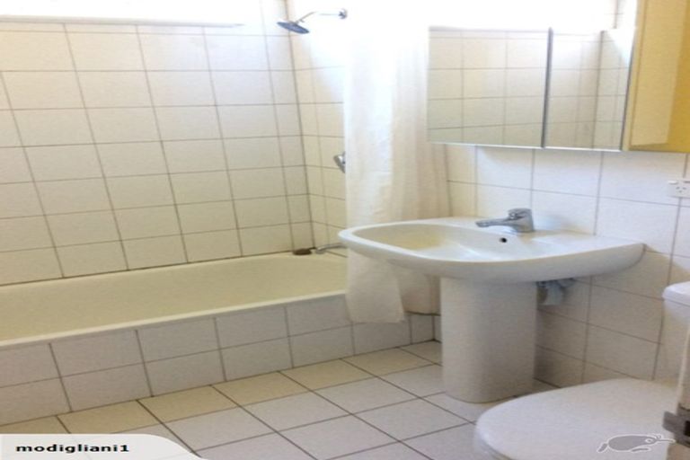 Photo of property in 19 Milne Terrace, Island Bay, Wellington, 6023