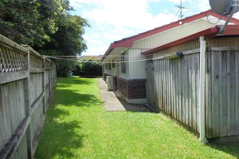 Photo of property in 206 Royal Road, Massey, Auckland, 0614