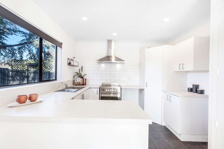 Photo of property in 52a Vivian Street, Burwood, Christchurch, 8083