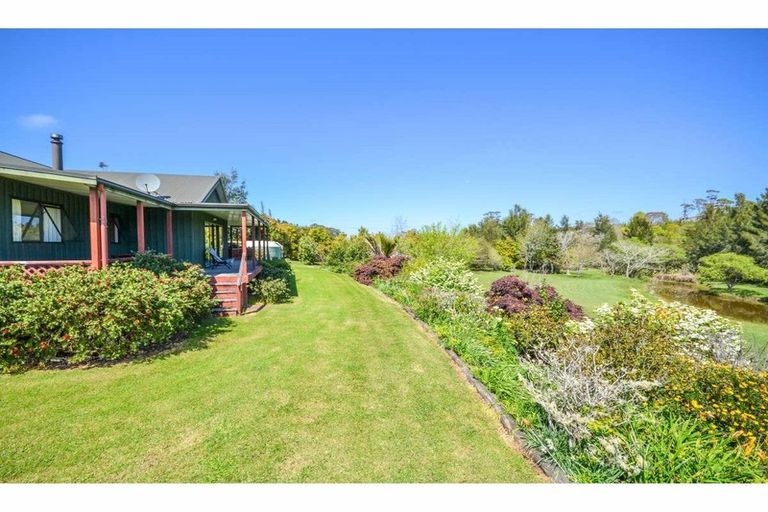 Photo of property in 68 Wiroa Road, Kerikeri, 0293