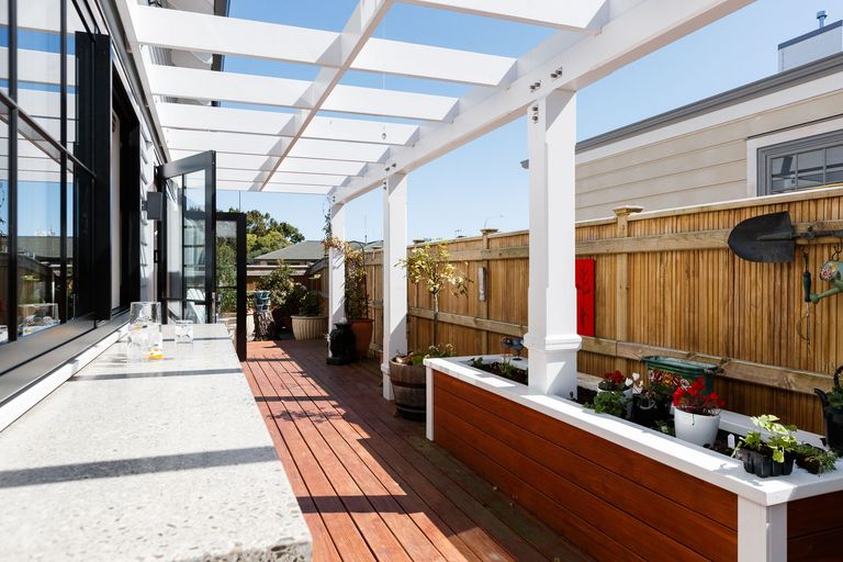 Photo of property in 5 Colombo Street, Hokowhitu, Palmerston North, 4410