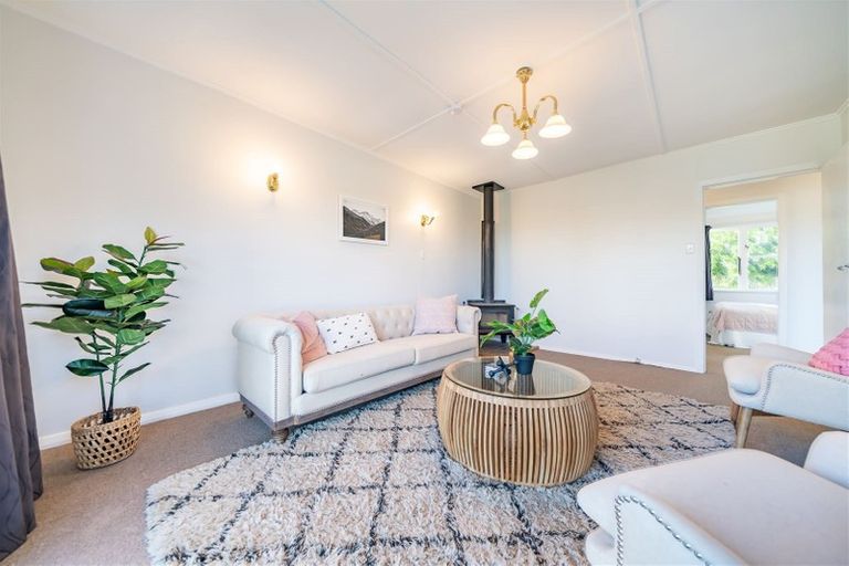 Photo of property in 5a Mangaroa Hill Road, Clouston Park, Upper Hutt, 5018