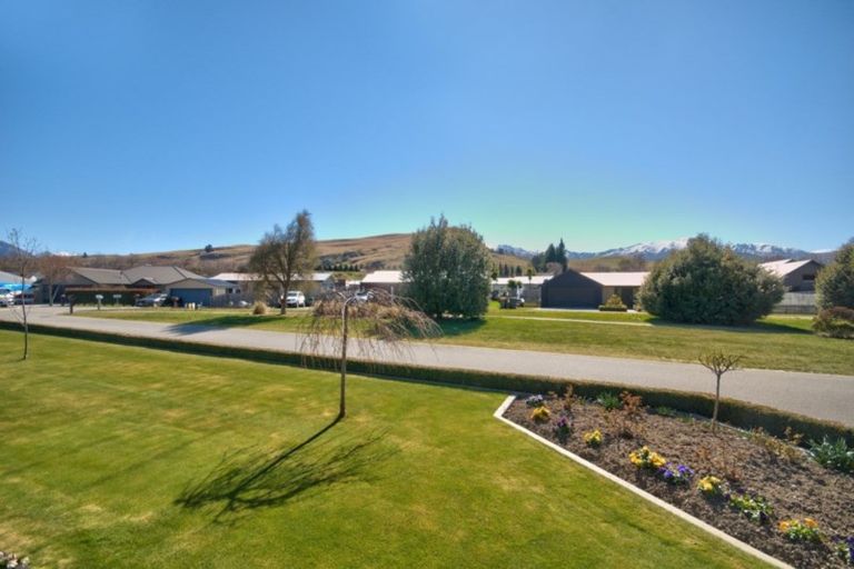 Photo of property in 10 Coburn Place, Lake Hayes, Queenstown, 9304