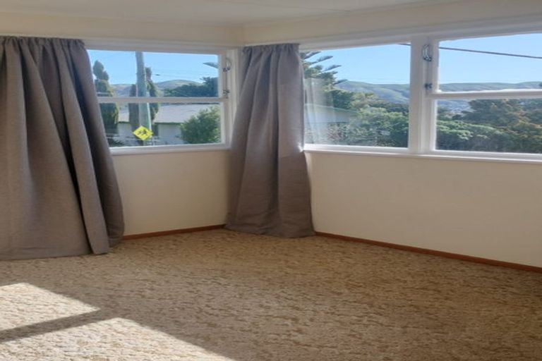 Photo of property in 79 Beazley Avenue, Paparangi, Wellington, 6037