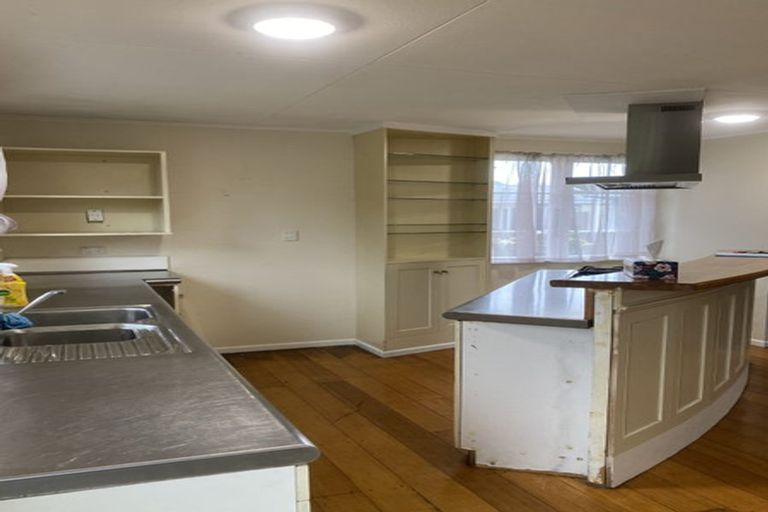 Photo of property in 14 Buckley Grove, Paraparaumu, 5032