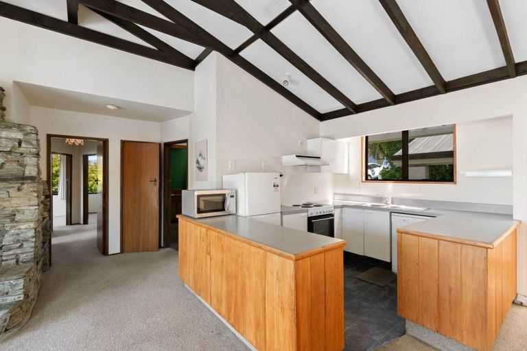 Photo of property in 27 Avalon Crescent, Fernhill, Queenstown, 9300