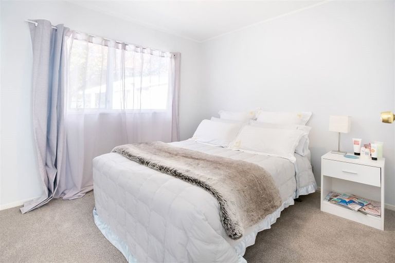 Photo of property in 106 Spinella Drive, Bayview, Auckland, 0629