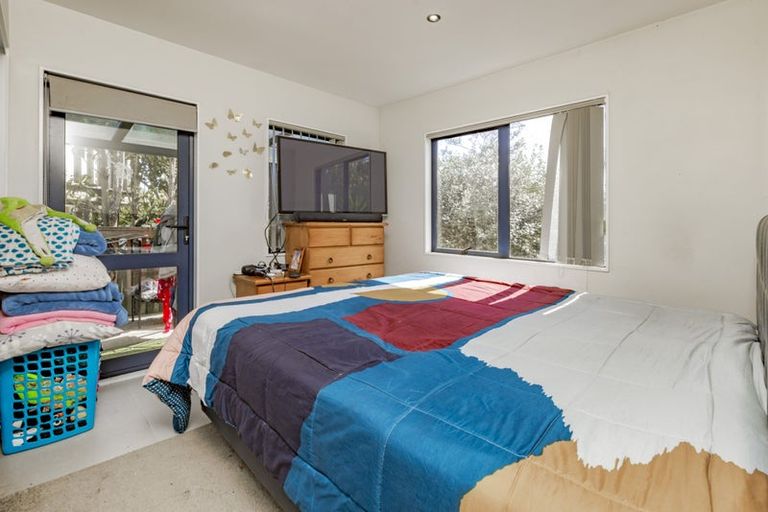 Photo of property in 1/52 Sikkim Crescent, Clover Park, Auckland, 2019
