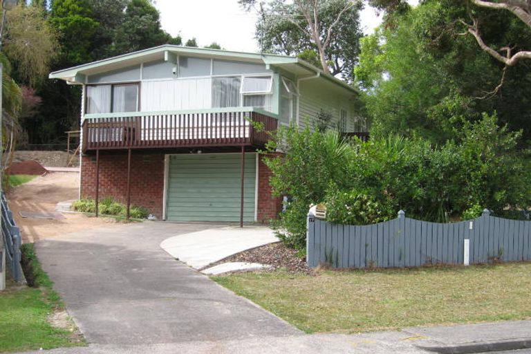 Photo of property in 17 Castleford Street, Green Bay, Auckland, 0604