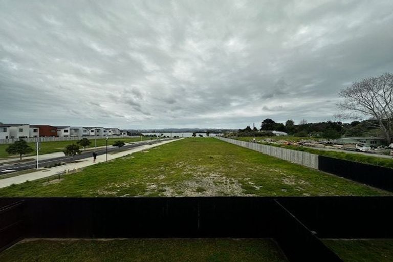 Photo of property in 4 Huljich Way, Hobsonville, Auckland, 0616