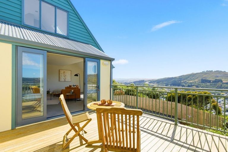 Photo of property in 6a Chastudon Place, Tawa, Wellington, 5028