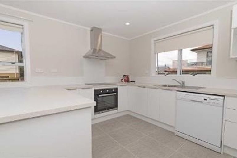 Photo of property in 62 Waimumu Road, Massey, Auckland, 0614