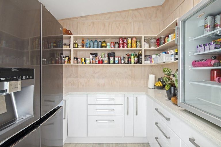 Photo of property in 114 Bombay Road, Bombay, 2675