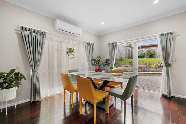 Photo of property in 8 Cuthill Close, Albany, Auckland, 0632