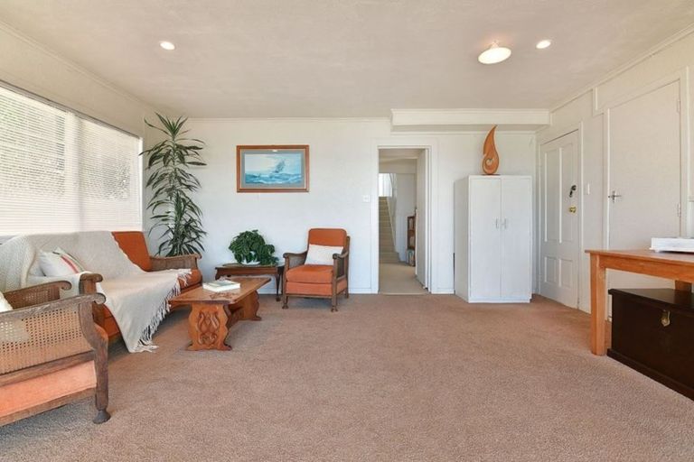 Photo of property in 30 Vipond Road, Stanmore Bay, Whangaparaoa, 0932