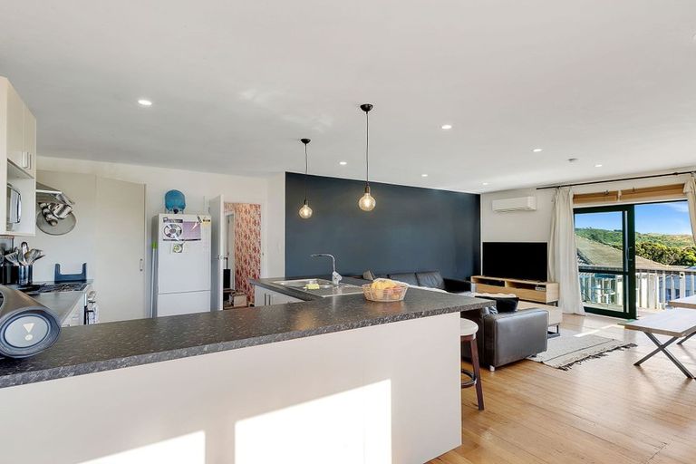 Photo of property in 14 Downes Street, Titahi Bay, Porirua, 5022