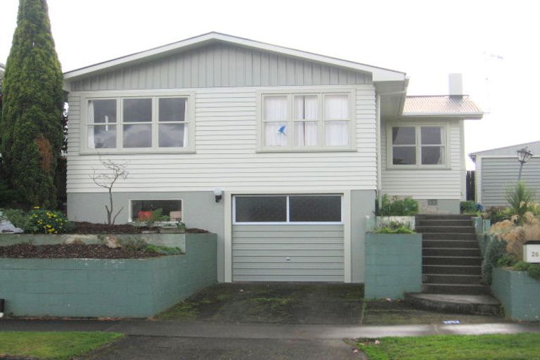 Photo of property in 26 Epsom Road, Hokowhitu, Palmerston North, 4410