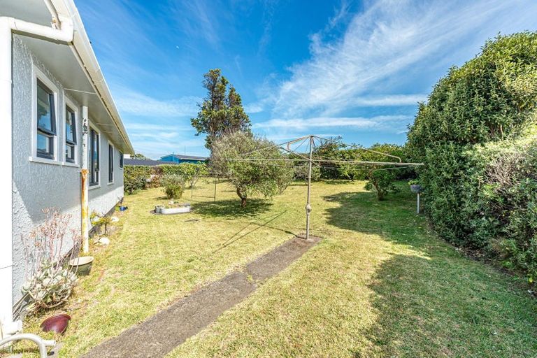 Photo of property in 21 Omori Place, Castlecliff, Whanganui, 4501