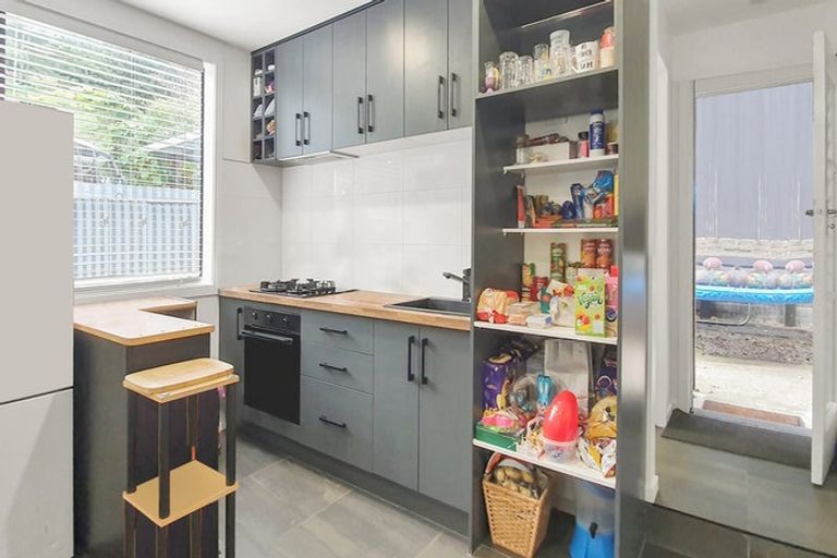 Photo of property in 38 Hawkhurst Road, Lyttelton, 8082