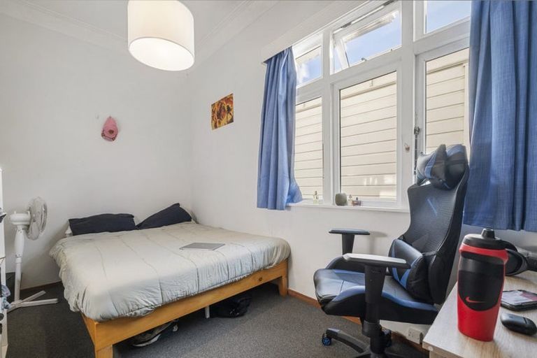 Photo of property in 11 Caroline Street, Mount Victoria, Wellington, 6011