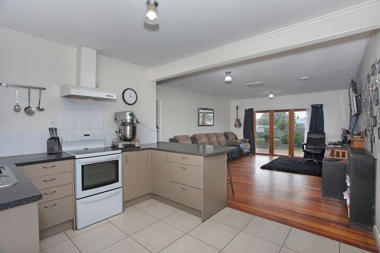 Photo of property in 64 Phillips Street, Sanson, 4817