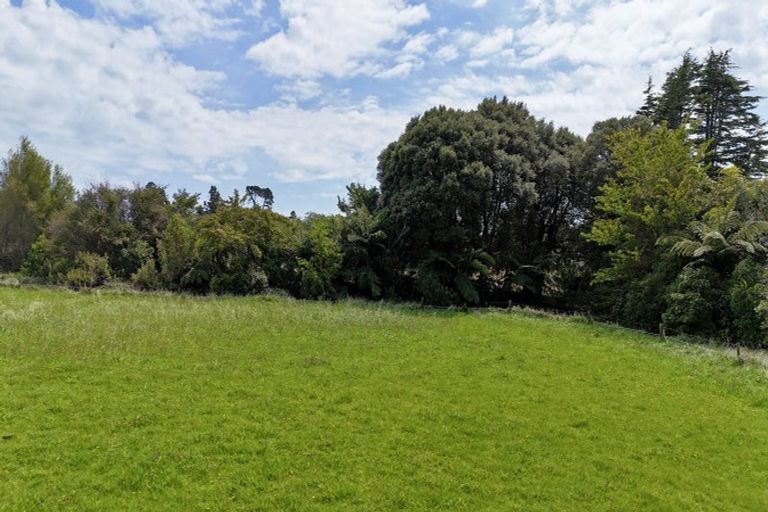 Photo of property in 100 Dudley Road Upper, Inglewood, 4386