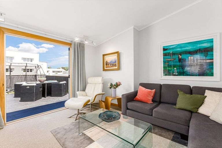 Photo of property in 69 Herald Street, Berhampore, Wellington, 6023