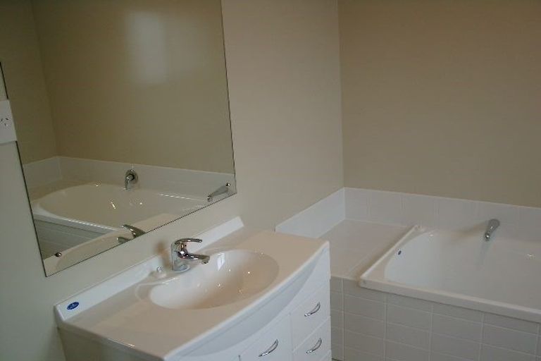 Photo of property in 9 Routeburn Avenue, Aotea, Porirua, 5024