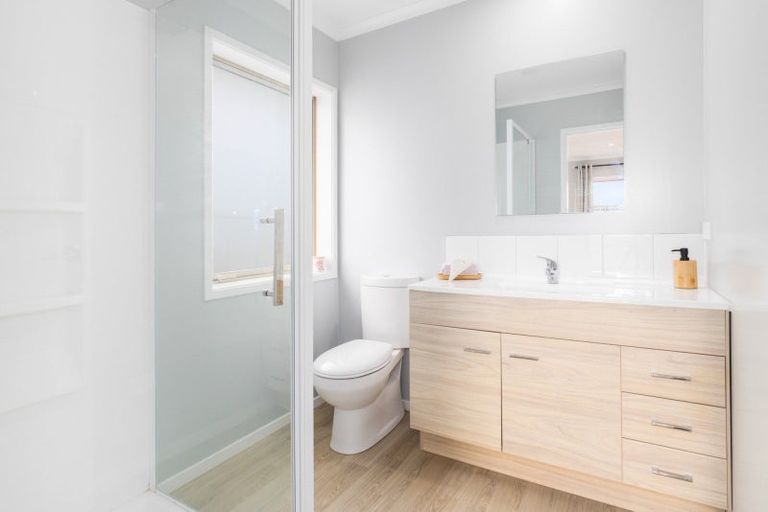 Photo of property in 122 Endeavour Drive, Whitby, Porirua, 5024