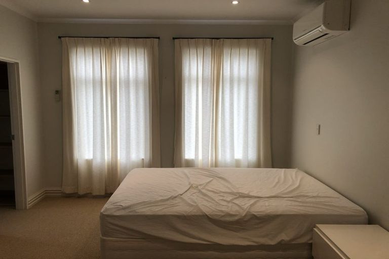 Photo of property in 118 Bleakhouse Road, Mellons Bay, Auckland, 2014