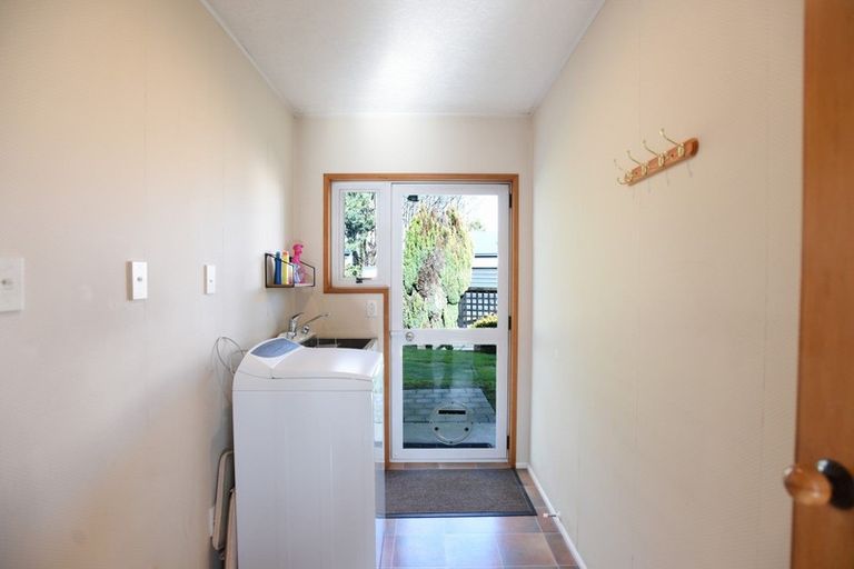 Photo of property in 11 Calder Place, Winton, 9720