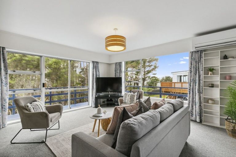 Photo of property in 53 Lomita Road, Johnsonville, Wellington, 6037