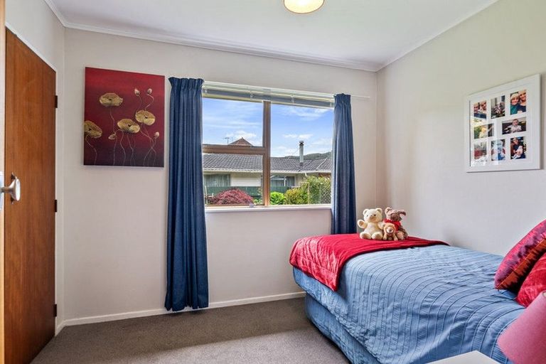 Photo of property in 16 Blue Mountains Road, Silverstream, Upper Hutt, 5019