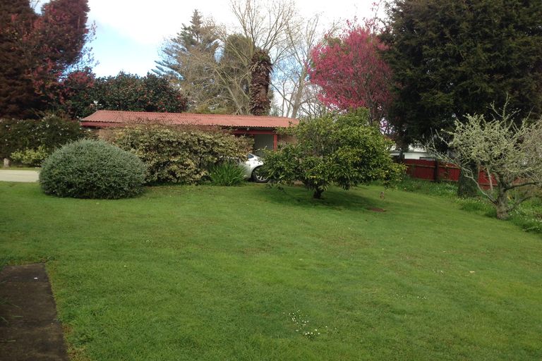 Photo of property in 11 Lloyd Avenue, Papatoetoe, Auckland, 2025