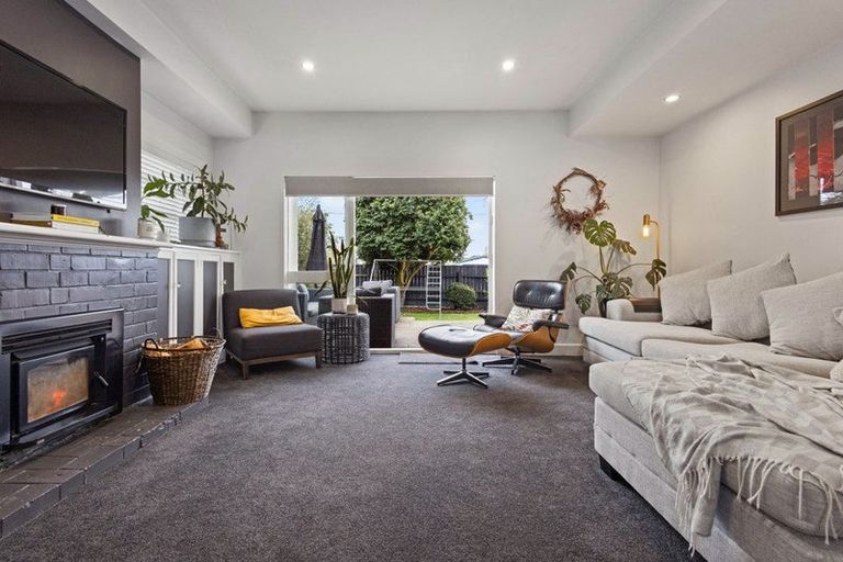 Photo of property in 1/53 Aorangi Road, Bryndwr, Christchurch, 8053