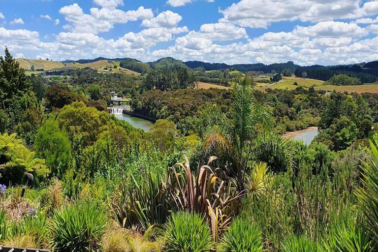 Photo of property in 10 Falls View Road, Haruru, 0204