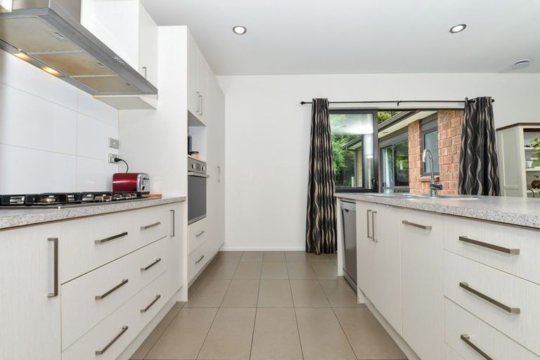 Photo of property in 15 Te Ironui Place, Huntington, Hamilton, 3210