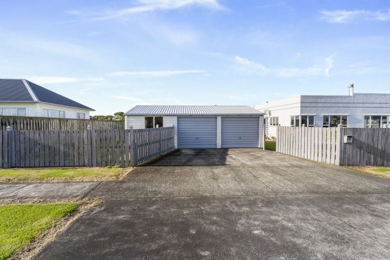 Photo of property in 17 Tasman Street, Opunake, 4616