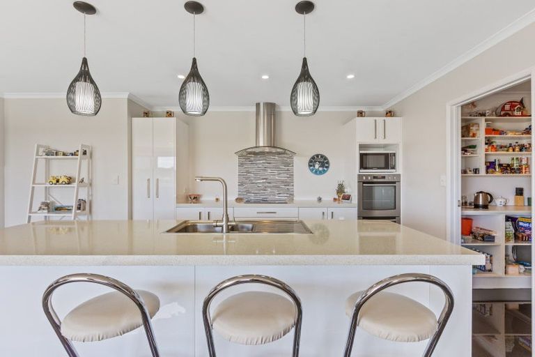 Photo of property in 10 Ta Paora Drive, Bell Block, New Plymouth, 4312