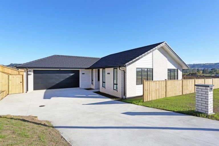 Photo of property in 2 Lippiatt Crescent, Pokeno, 2402