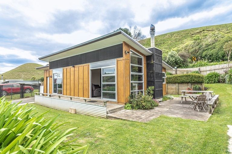 Photo of property in 97 Mowhanau Drive, Kai Iwi, Whanganui, 4574